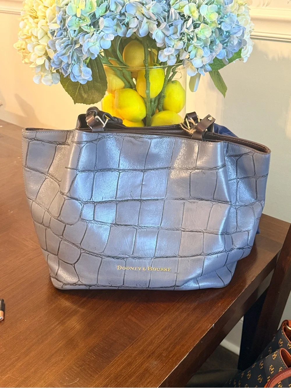Dooney and Bourke xl tote